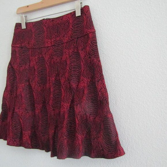 Ann Taylor Textured Floral Skirt 6 Red Black Goth Whimsygoth Vampire Romantic - Picture 4 of 10